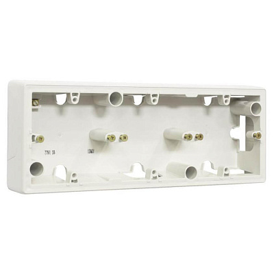 Коробка накладная 3 постовая Legrand Valena Белый 776183 купить Legrand Valena