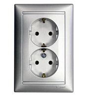 купить Розетка двойная с/з с защитными шторками литая Legrand Valena Алюминий 770127 Legrand Valena